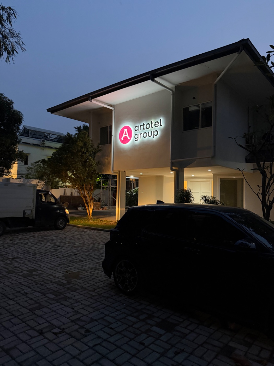 ARTOTEL OFFICE